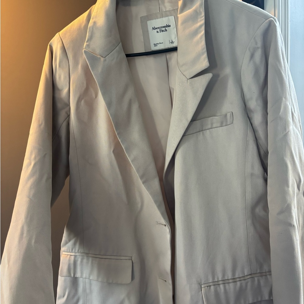 Abercrombie & Fitch Women's Beige Tailored Blazer